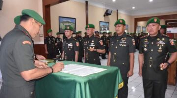 Danrem 073/Mkt Pimpin Upacara Sertijab Dua Dandim Jajaran