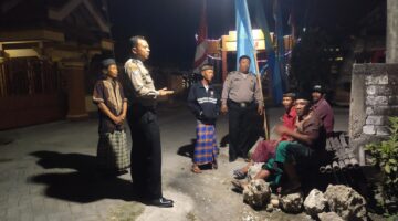 Polsek Sukodadi tingkatkan patroli kota presisi diantaranya dialogis Sampaikan pesan kamtibmas kepada warga masyarakat