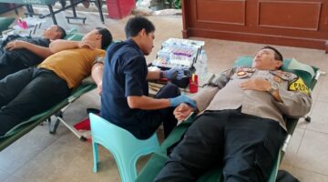 Kapolsek Modo bersama Anggota mengikuti Bakti Sosial Donor darah di Kecamatan Modo
